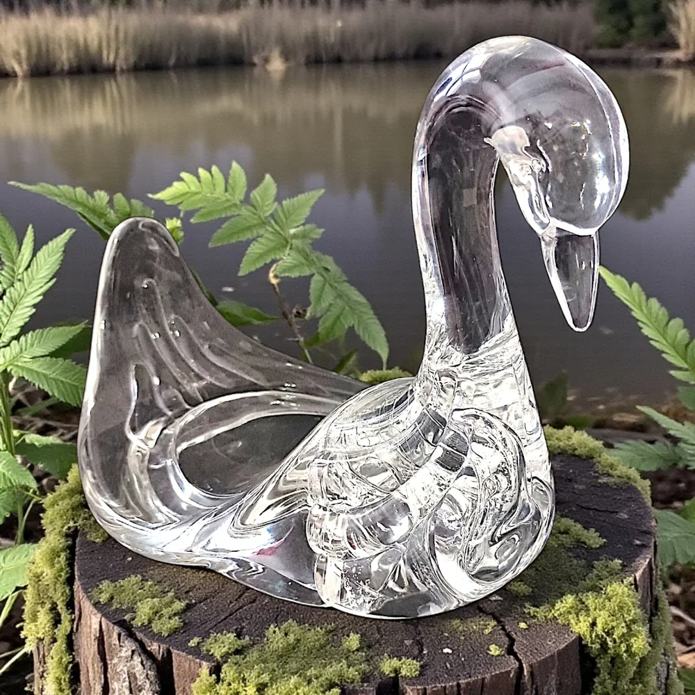 Vintage Lucite Swan Towel‎ Holder Clear Acrylic Guest Washcloth 80s MCM Graceful